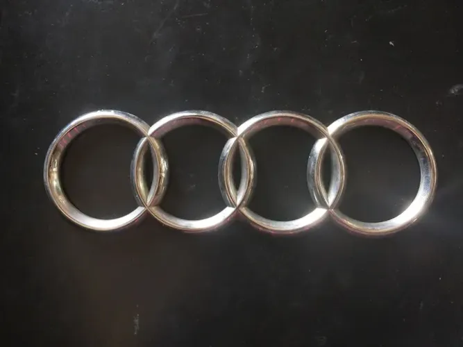 Símbolo tampa traseira  Audi A3 2005