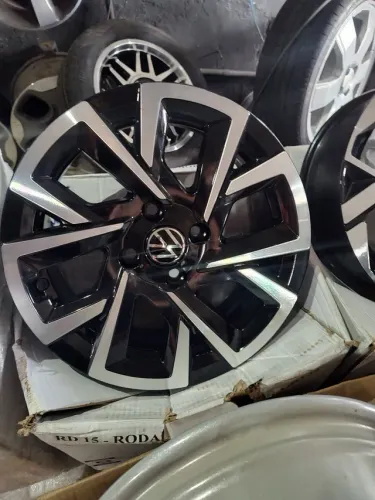 Rodas Aro 15 furacão 4x100 nova Saveiro
