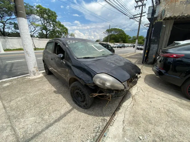Sucata Fiat Punto 1.4 8v 2010 (para retirada de peças)