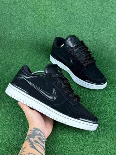 Nike Dunk Low Preto e Branco
