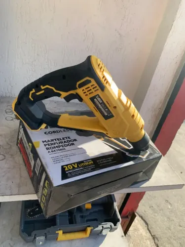 Martelete Perfurador Rompedor Bateria Intercambiável Wbr Cor Amarelo/Preto Frequência 60Hz