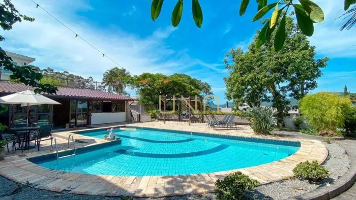 Casa com 6 dormitórios à venda, 411 m² por R$ 2.499.000,00 - Trindade - Florianópolis/SC