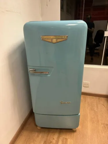 Geladeira antiga azul Brastemp