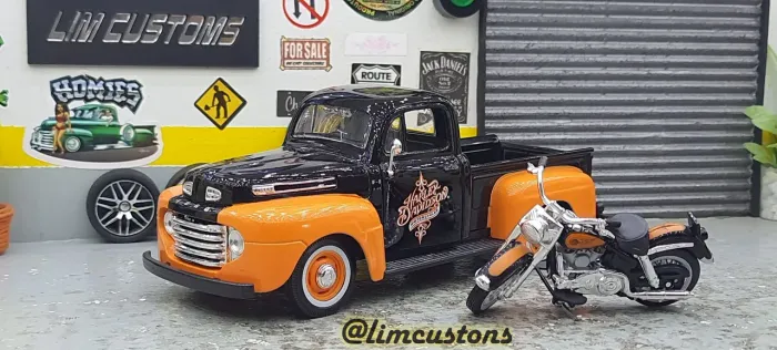 Miniatura 1:24 - Pickup Ford F1 c Moto Harley Davidson - sem cx