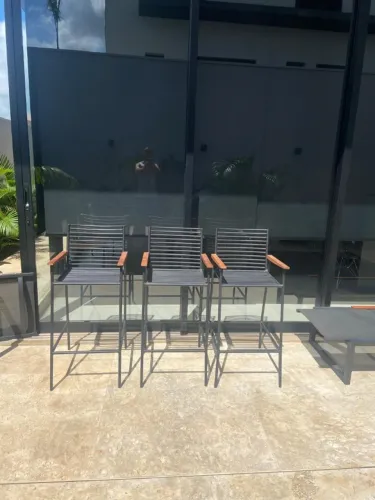 Conjunto de banquetas de aço
