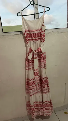 Vestido de marca de outro país