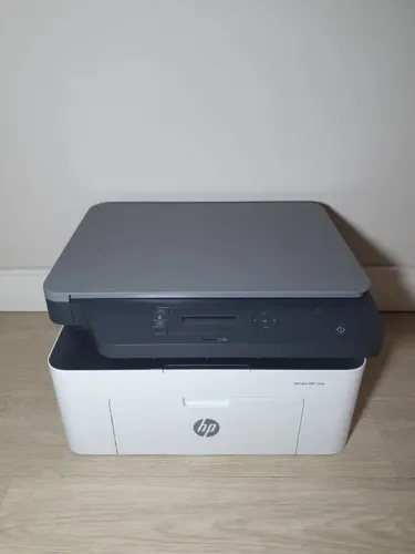 Impressora Multifuncional HP Laser MFP 135w - Preto e Branco Monocromática WI-FI e USB