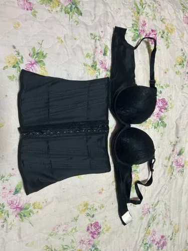 Cinta modeladora e sutiã YANG. NOVO! Tamanho PEQUENO. Cor preta 