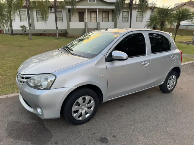 Toyota Etios X motor 1.3 Flex 2016