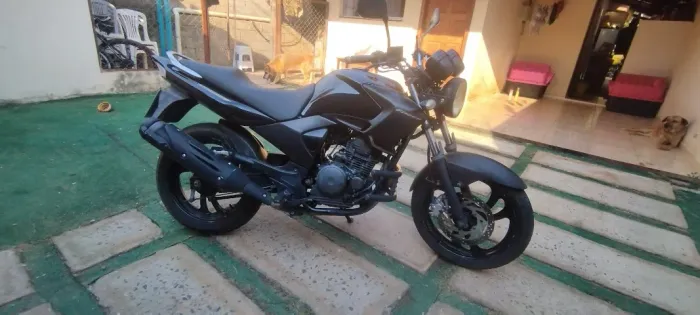 Yamaha Fazer 250 2010  Edição Limitada (5.000 un.)  Revisada Pneus Novos Oportunidade