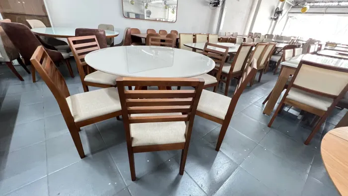 Conjunto Mesa de Jantar Redonda com 6 Cadeiras