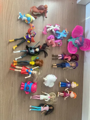 Kit com diversos brinquedos