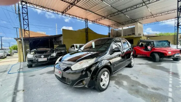 Ford Fiesta Sedan SE 1.6 8V Flex 4P 2014