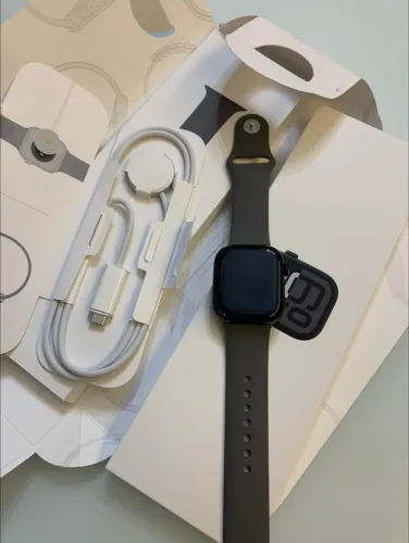 Apple watch séries 10 de 46mm com garantia até janeiro 2026 estado de zero. 