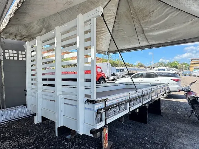 CARROCERIA PARA CAMINHAO 3/4 DE 5,50m - IMPLEMENTO RODOVIARIO ACCELO 815 915 1016 8150