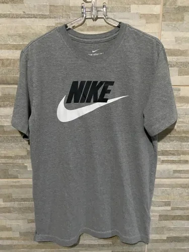 Camisa básica cinza nike m