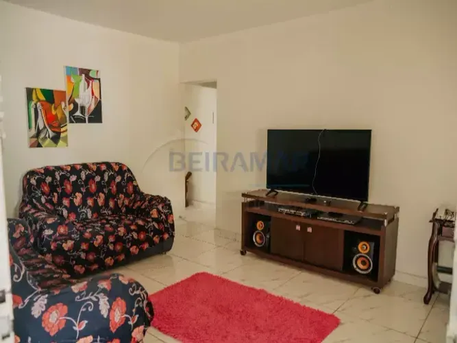 QNM 7 - Casa Colonial com 2 Quartos + 2 Casas de Fundo / Ceilândia Sul