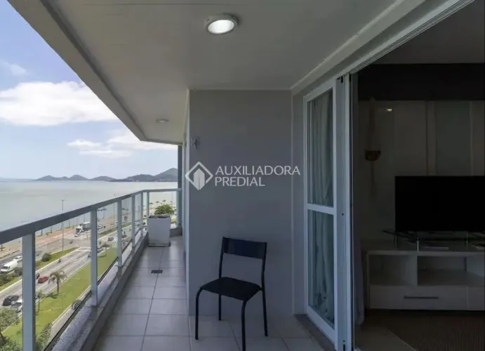 Apartamento com 2 suites frente-mar para locação no bairro Agronomica