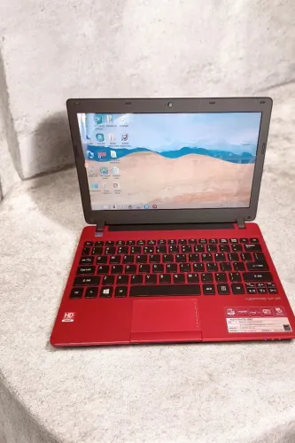Notebook mini Acer Aspire One vermelho