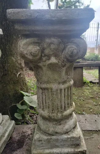 Escultura de concreto para jardim 