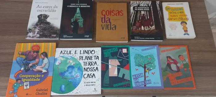 Livros paradidáticos TUDO POR 50,00
