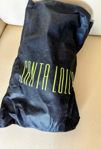 Sandália da marca Santa Lolla