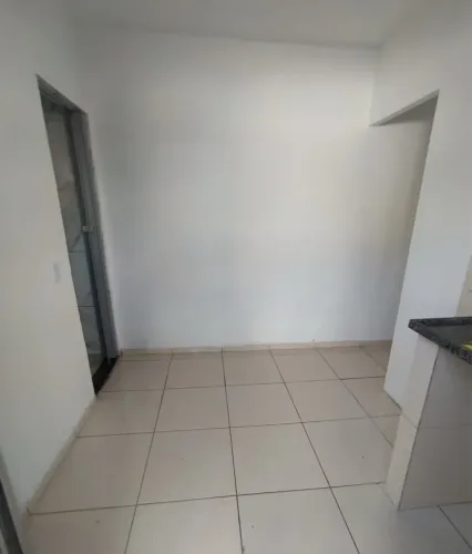 Casa 1 quarto com quintal, aceita pet 