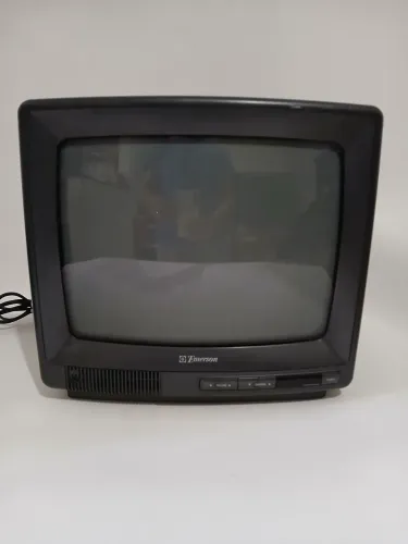 Antiga TV em Tudo anos 80 da Marca Emerson