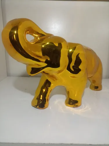 Escultura de Elefante Dourado - Decoração Elegante