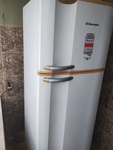 GELADEIRA ELETROLUX NÃO É FROST FREE!!