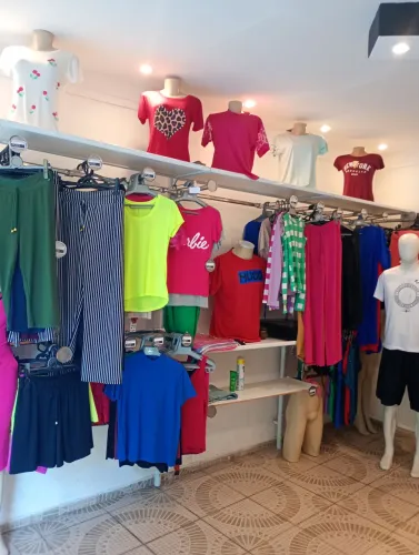 Vende-se a loja toda