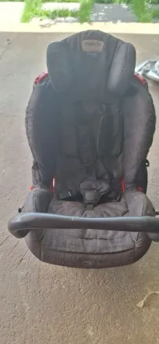 Vende-se cadeirinha de carro