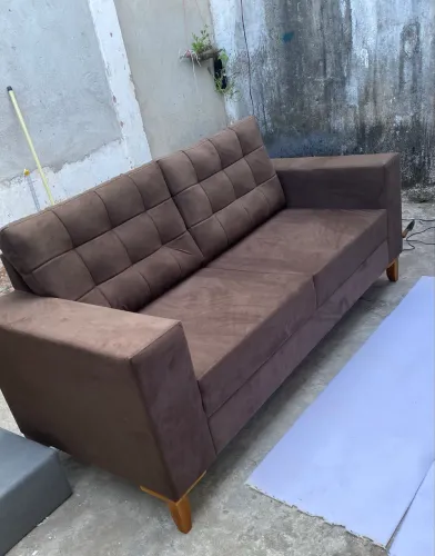 Sofá retrô elegancia