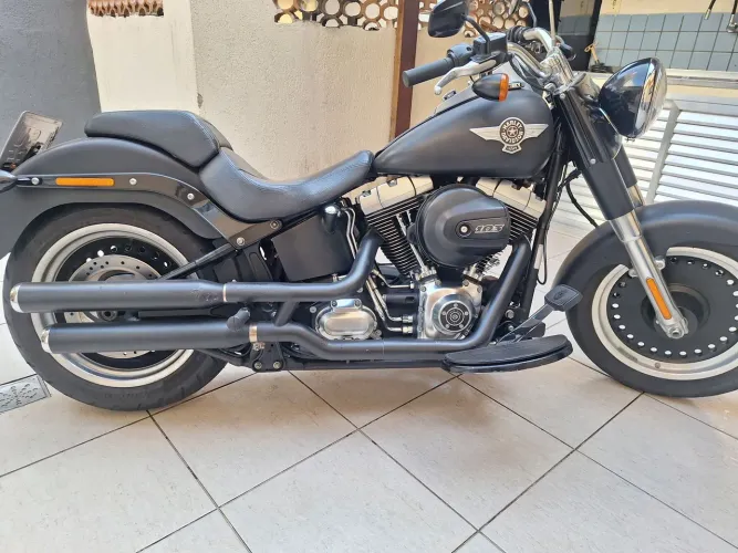 Harley Davidson FAT Boy Special troco e financio aceito carro ou moto maior ou menor val