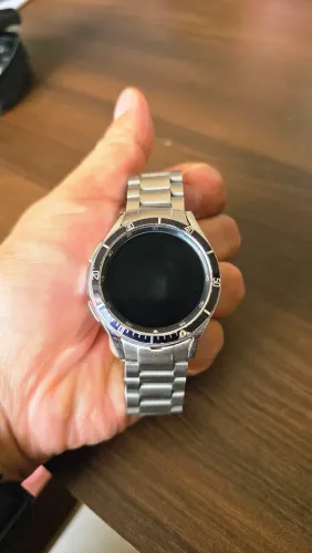 Galaxy Watch 4 Classic 42mm com pulseira metálica personalizada