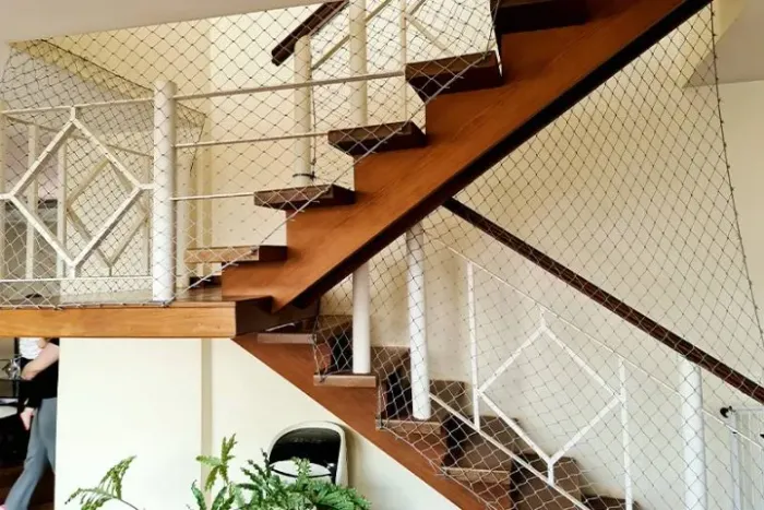 Rede de proteção para escada com instalação a partir de R$ 35/m²