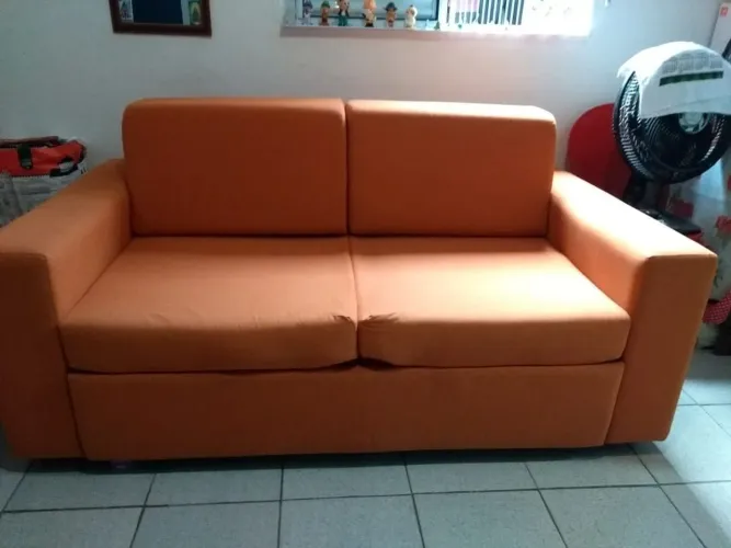 VENDE _ SE UM SOFA CAMA SEMI NOVO 