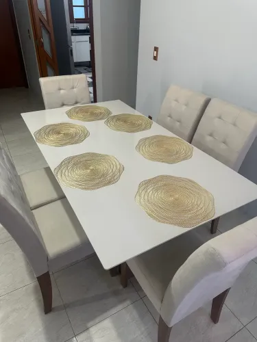 Mesa de jantar com 6 cadeiras 