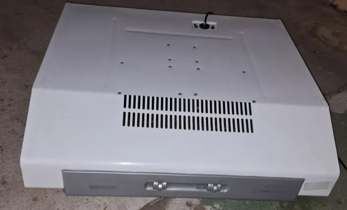 Vendo um sugar usado e um ventilador usado em boas condições.