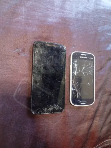 Vendo celular pra consertar ou tirar peca