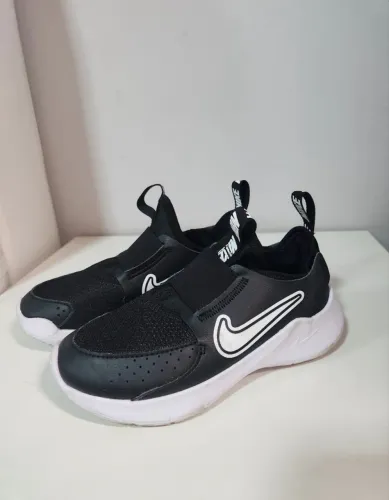 Tênis Nike original TAM 28