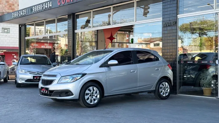 Chevrolet Onix Hatch LT 1.4 8V Flex Power Mec. 4P 2013