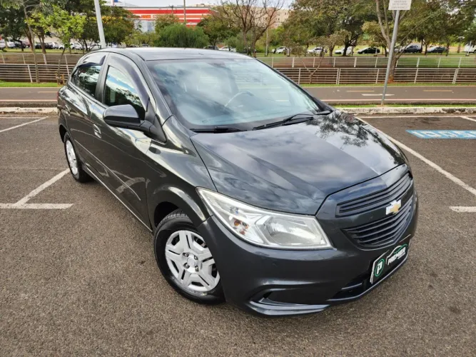 Chevrolet Onix JOY Hatch 1.0 8V Flex Mec. 4P 2017