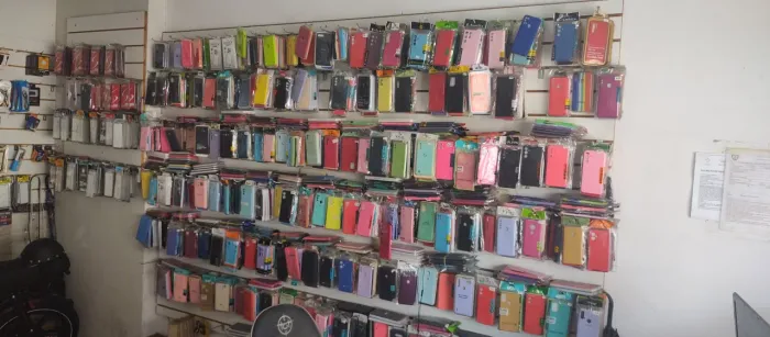 Passo loja de acessórios para celular com mercadoria ou sem. Leia o anúncio.
