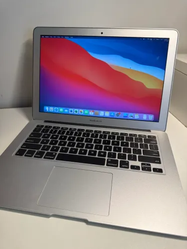 MacBook Air 2014 - 1.4 GHz Dual Core i5 / 256Gb SSD / 4Gb RAM DDR3