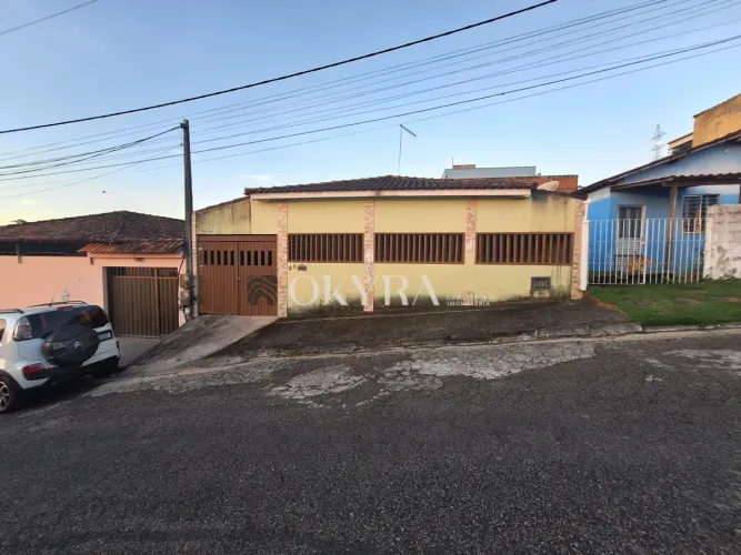 Casa linear 03q com suíte no cond. Village da Serra.