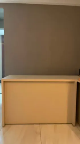 Mesa de escritório em MDF puro medidno 1,20 de largura,60 cm de profundidade,e 76 cm.