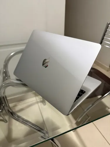 MacBook Pro Chip M2 256GB / 8GB RAM 13 pol 88%