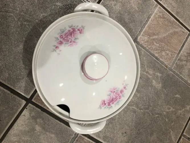 Sopeira em porcelana real