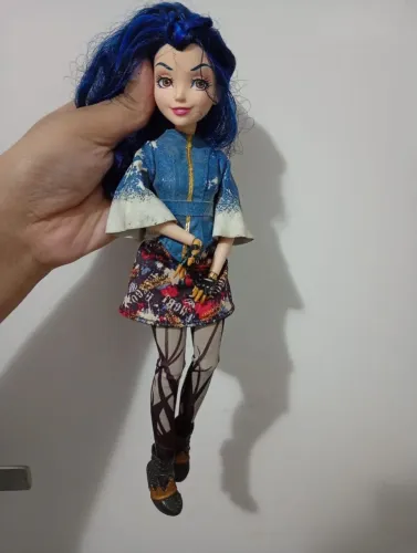 boneca descendentes disney - evie